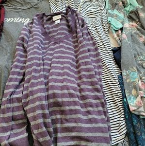 13 Piece Maternity Lot ( 6 pair of pants, 7 tops)